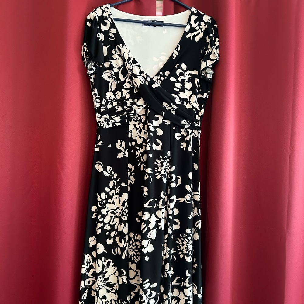 American Living Black and White Midi V-Neck dress